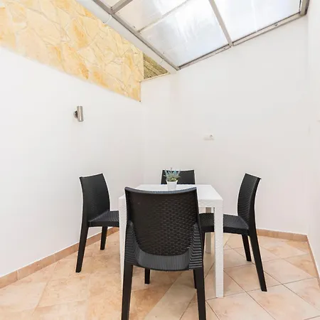 Vanesa Appartement *